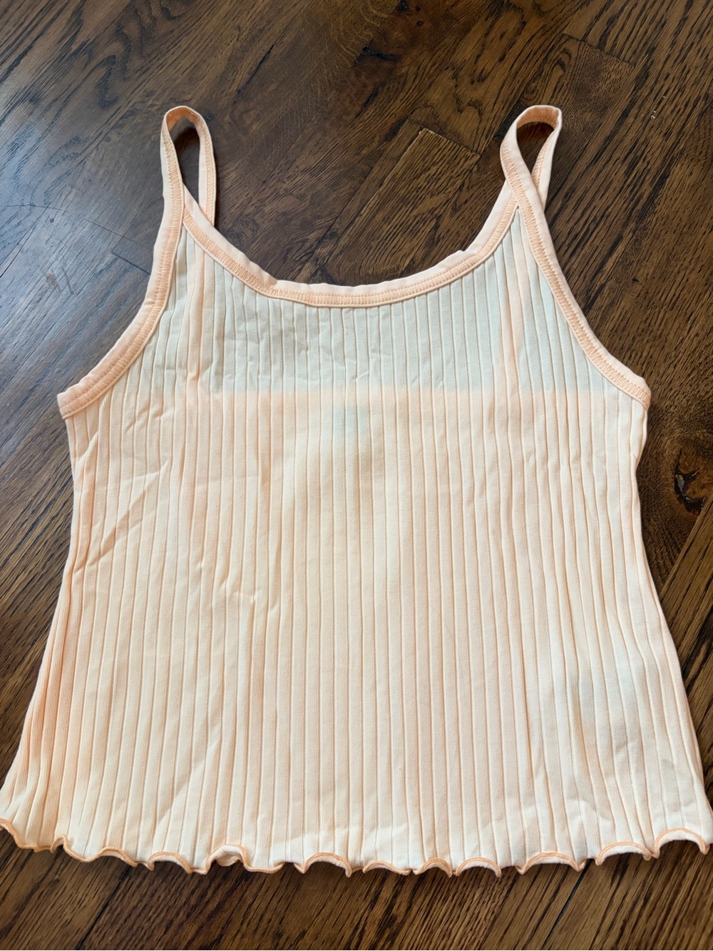Old Navy Peach Ribbed Scallop-Edge Tank
